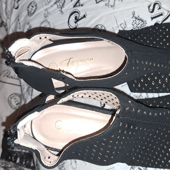 For ever 21 black net heels - Picture 5 of 10